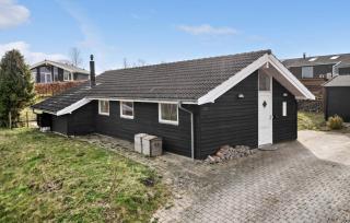 Beautiful Home In Rude With Kitchen - 3