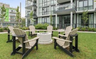 Chic 2BR with Patio - Pool - Hot Tub - BBQ - Friday Harbour - Innisfil - 3