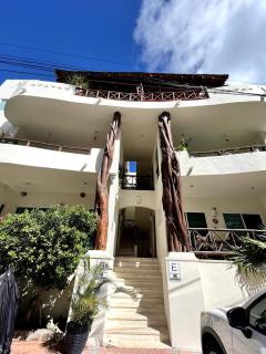 Modern Luxury 2BR 2BA Near Mamitas Beach Club - Playa del Carmen - 9