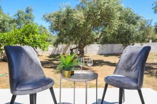 Luxury and Tranquility - Halicouna's Perfect Gem - Halikounas - 2