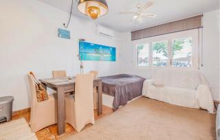 Gorgeous Apartment In Empuriabrava - 8