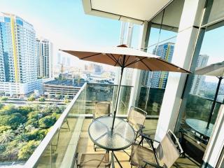 Cloud 9 - Chic Studio Apt with City Views in Regina Tower - Dubai - 0