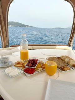 Starboard Charter - Nikiana - 5