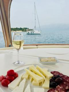 Starboard Charter - Nikiana - 7