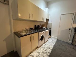 Large Studio with homely features! - Mansfield - 7