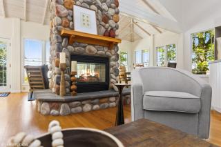 Coastal Cottage by Juniper Holiday + Home - 2