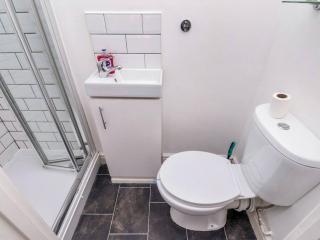 contractors house - Doncaster - 8