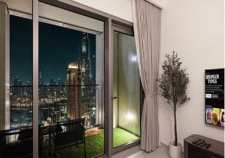 Downtown Burj Khalifa View 2BR Apartment - 2