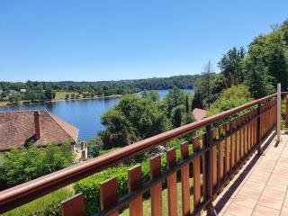 Les mimosas du Lac Vue panoramique sur le lac - Éguzon-Chantôme - 0