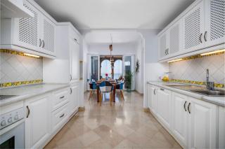 Spacious Seaside Retreat - La Perla del Mar - 7