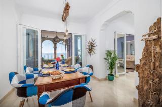 Spacious Seaside Retreat - La Perla del Mar - 2