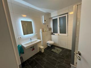 Tolle helle & ruhige 125 qm Whg. nähe Zentrum I-O - 3