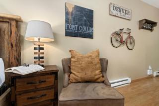 Industrial Old Town Bungalow with Free Cruiser Bikes - Fort Collins - 2