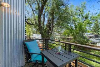 Industrial Old Town Bungalow with Free Cruiser Bikes - Fort Collins - 7