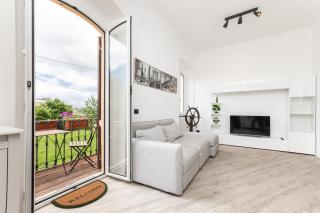 Spacious 3-Bedroom Apartment - 10 Min to City Center & 5 Min to Gaslini Hospital - Genova - 0
