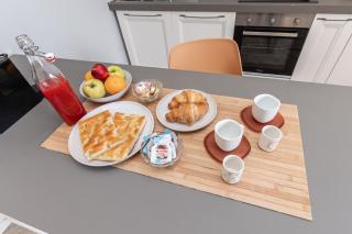Spacious 3-Bedroom Apartment - 10 Min to City Center & 5 Min to Gaslini Hospital - Genova - 4