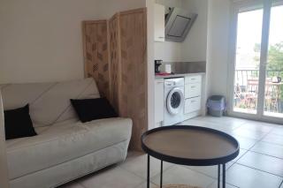Bright studio 8 minutes walk from the beach - 0