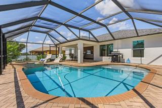 Relax & Unwind in Privacy - Heated Salt Water Pool and Spa - Villa Belle Vie - Cape Coral - 9