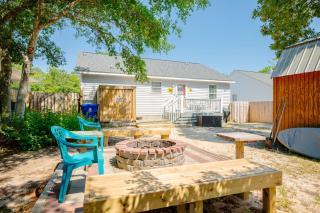 9th Street Sandy Feet by Oak Island Accommodations - Oak Island - 9