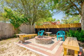 9th Street Sandy Feet by Oak Island Accommodations - Oak Island - 6