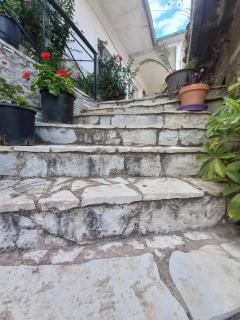 Aleko Guest House - Gjirokastër - 3