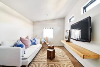 The Cape Backhouse - Fredericksburg - 9