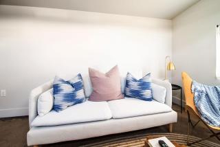The Cape Backhouse - Fredericksburg - 3