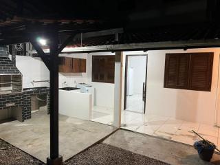 A86 - Casa 02 dormitórios no centro. - Bombinhas - 0
