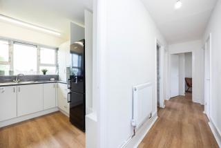 Excel O2 Stunning Large 3 bedroom Apartment with Balcony - Londra - 1