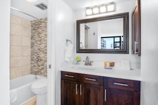 Breathtaking Ocean View 1 BR Condo with Free Parking! - 6