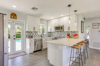 Lake Worth Retreat with Fire Pit 5 Mi to Beaches! - Atlantis - 9