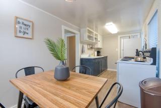 #StayInMyDistrict HeritageHouse 2Bedroom Apartment - Coos Bay - 9