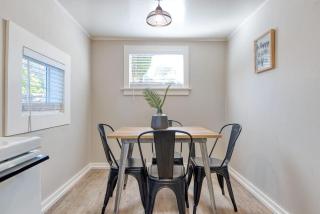 #StayInMyDistrict HeritageHouse 2Bedroom Apartment - Coos Bay - 7