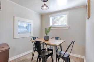 #StayInMyDistrict HeritageHouse 2Bedroom Apartment - Coos Bay - 3