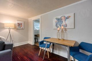 #StayinMyDistrict Heritage House Pet Friendly Apartment - Coos Bay - 8