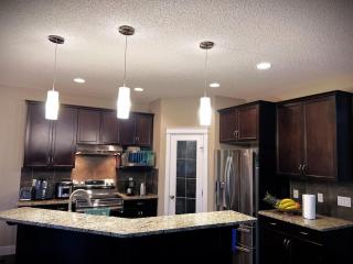 South Ed Stay Relax in our Spacious 3 BR Home - Edmonton - 7