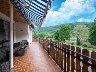 Serene Stay by the Moselle - 9