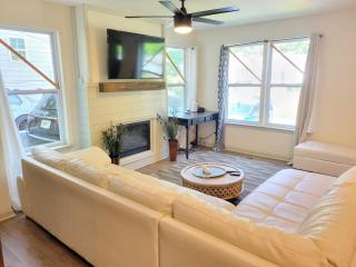 Westside Charmer - 10 min from Downtown - 6