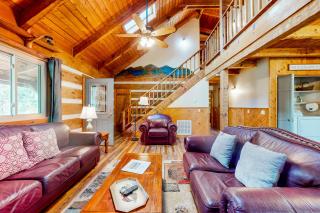 Star Log Inn - 6