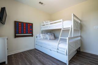 Deep Blue Yonder - Ping-pong! Bikes! Games! Cute and cozy 3-bed, 2-bath home in the heart of Crystal Beach! - 8
