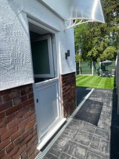 The Upton Coach House - Birkenhead - 7