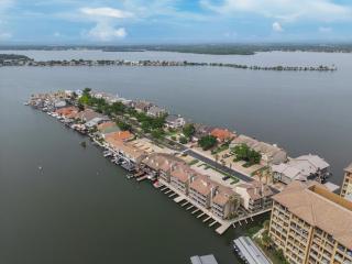 Cape Terrace Waterfront Oasis - Horseshoe Bay - 8