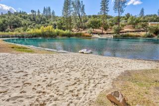 Oak Pond Retreat Stocked pond/pool table/BBQ Grill/EV Charger - Oakhurst - 3