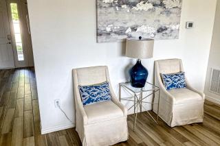 Lakeside Living - 7