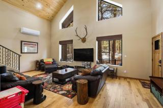 Bear Foot Lodge - Forest Lakes Estates - 9