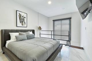 Spacious & Beautiful 1-Bdrm W-Pool Condo Diana - 0