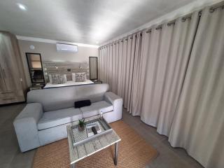 Studio 1 The Studios at Churchill - Hillcrest - 3