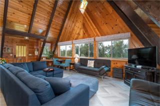 Quail Haven- A-frame cabin with hot tub, views, and more - Oakhurst - 9