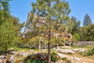 Quail Haven- A-frame cabin with hot tub, views, and more - Oakhurst - 8