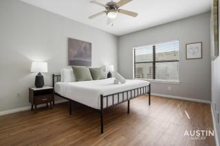 Modern Dual Rentals Near Lady Bird Lake and Downtown - Austin - 7